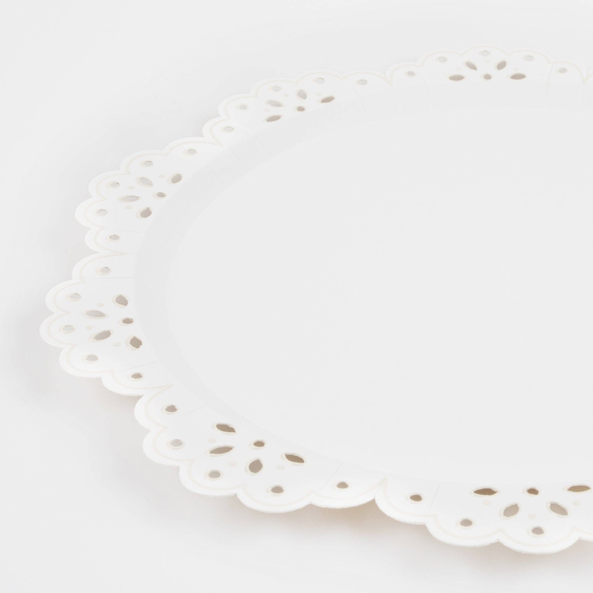 Maison Lace Dinner Plates