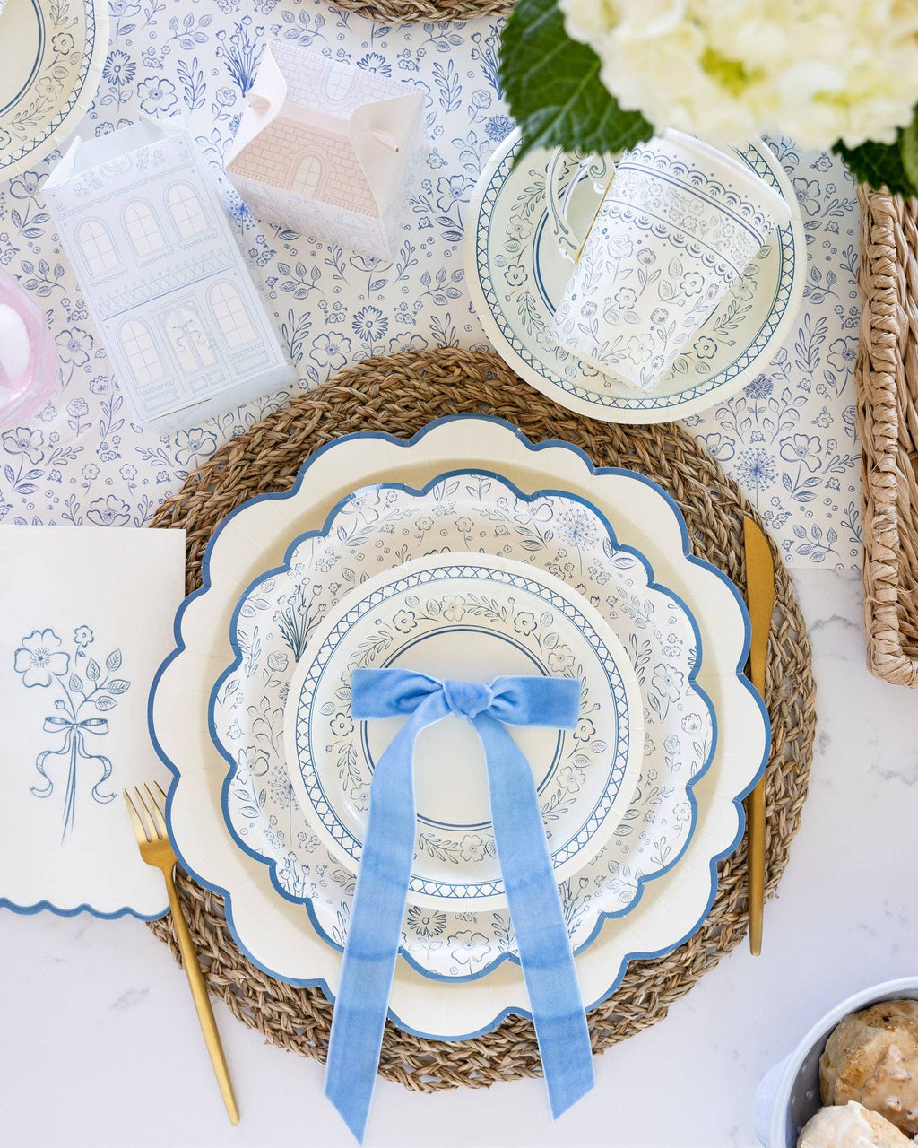Pembroke Floral Paper Plate